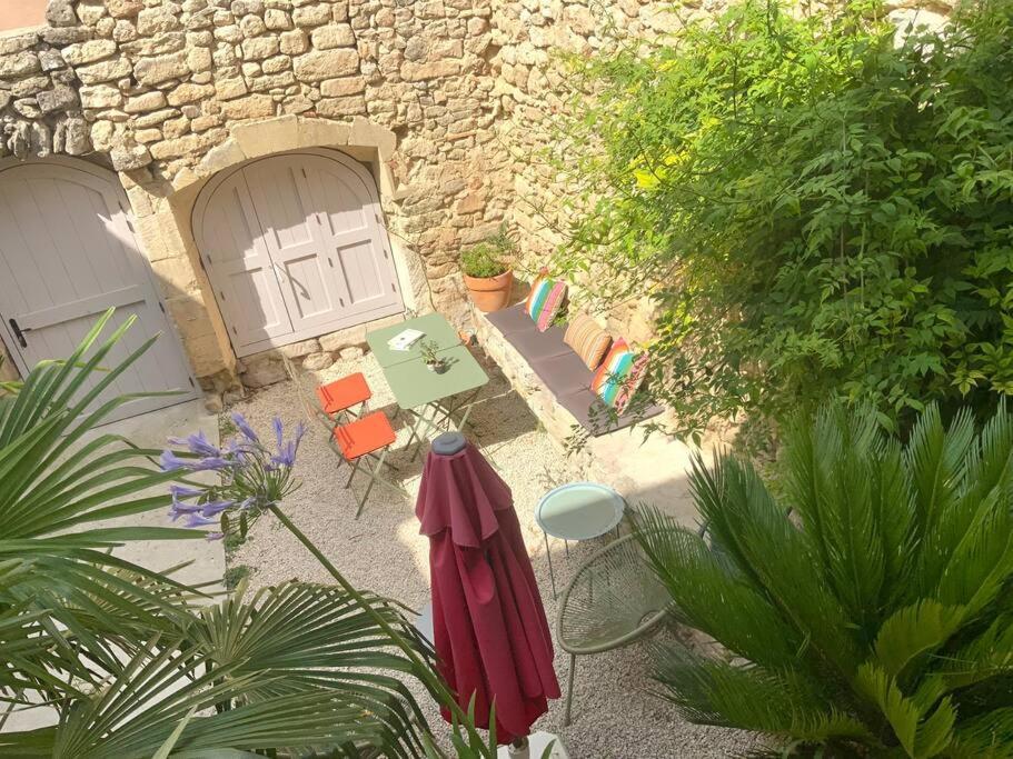 Le Clos Du Rempart - 2 A 4 Pers. Saint-Restitut Esterno foto